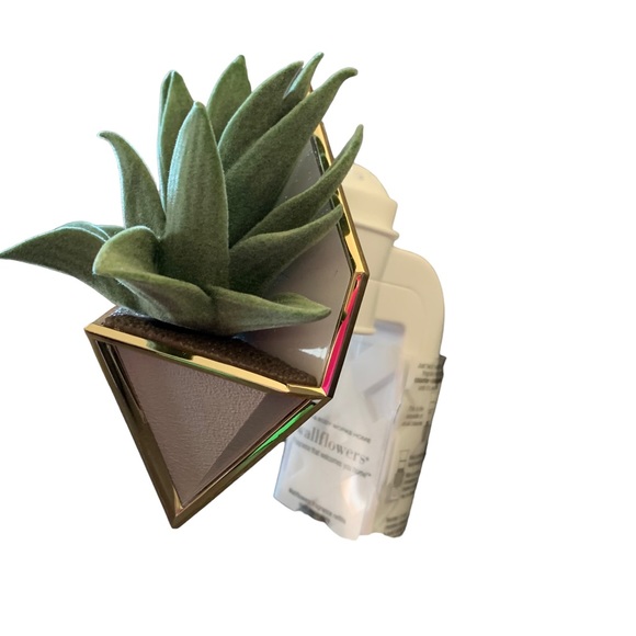 Bath & Body Works Geometric Planter Wallflower - Picture 4 of 5